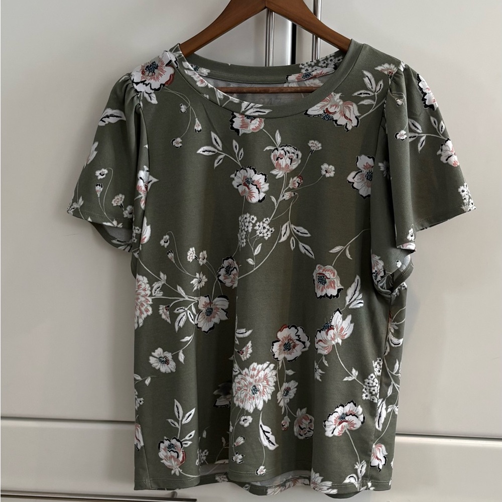 24/7 Floral Olive Women's Short Sleeve Top